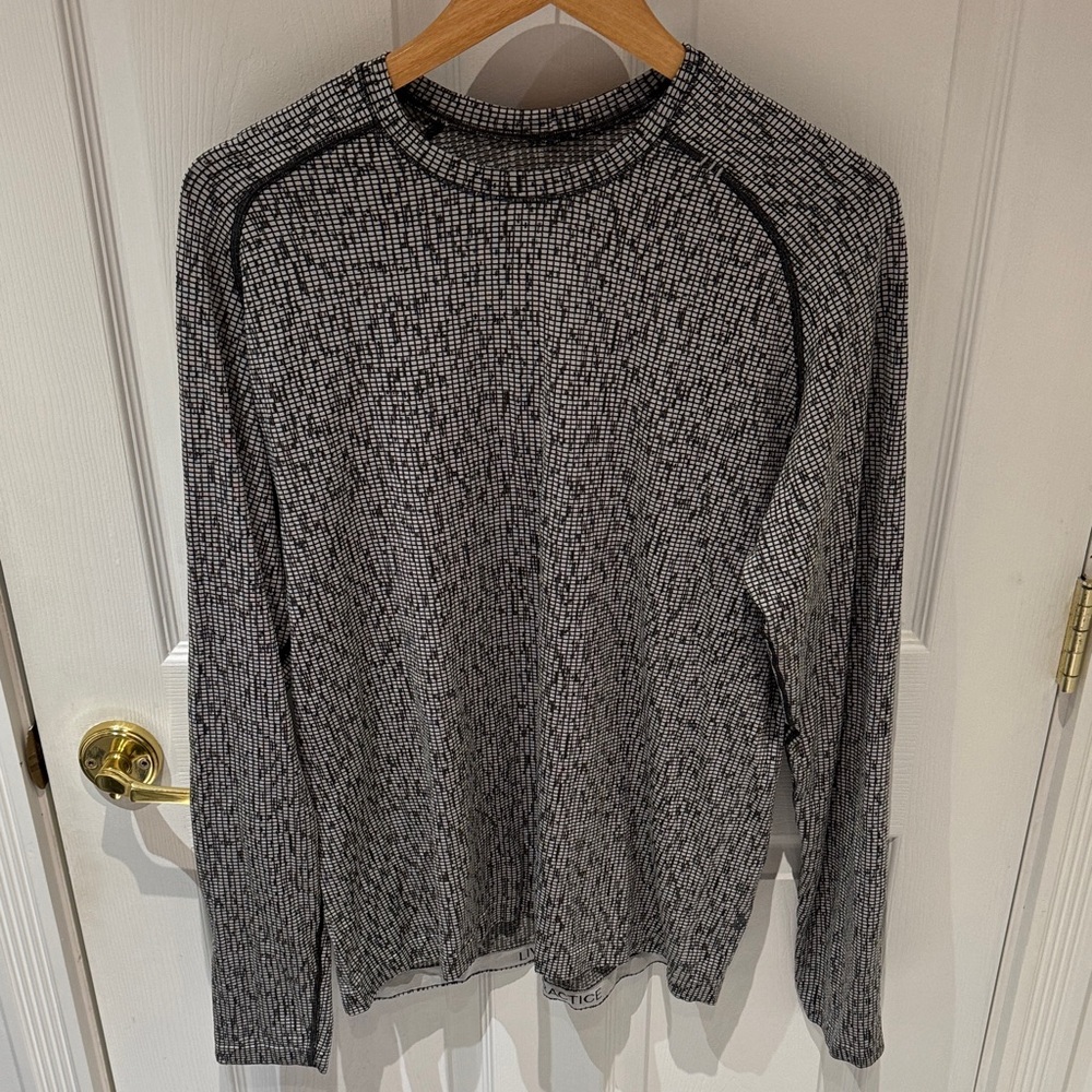 Lululemon Metal Tech Vent Gray Long Sleeve Men Large